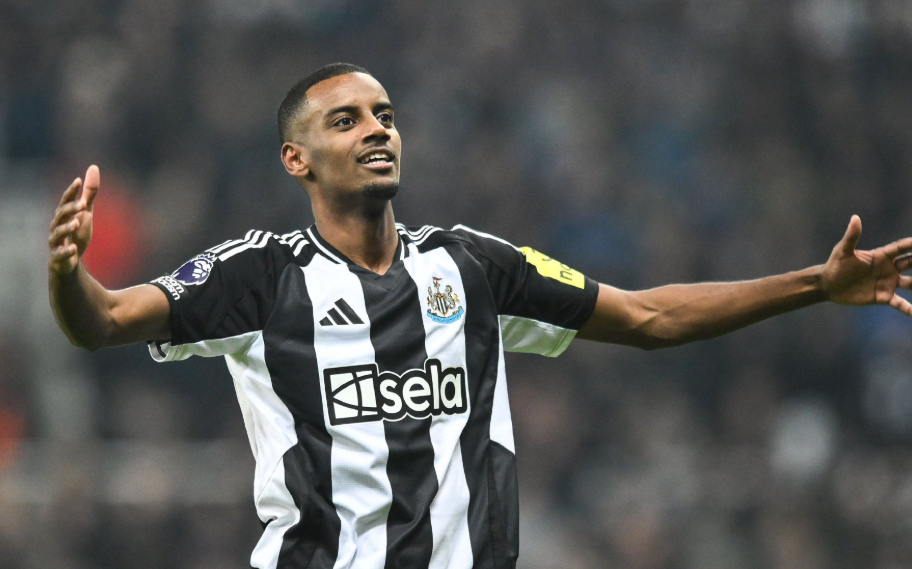 罗马诺剖析利物浦应对伊萨克伤停的转会策略