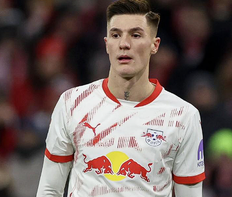 曼联对阵水晶宫：舍什科首发登场，卡里克详解排兵布阵考量